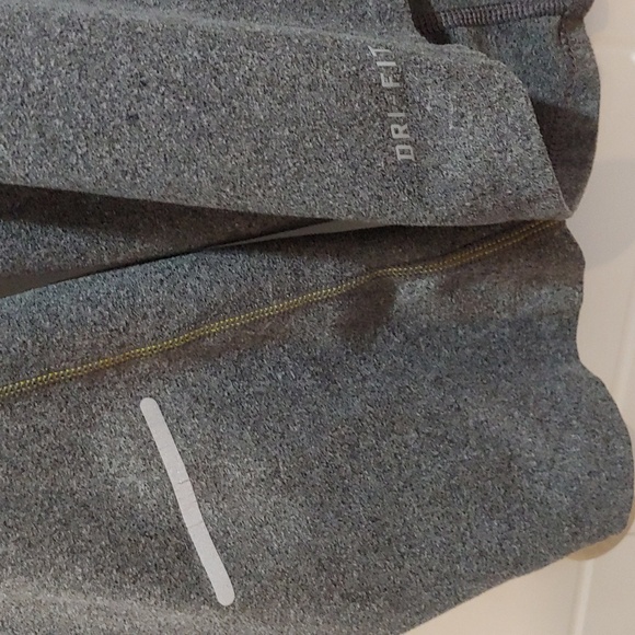 Nike Dry-Fit 1/4 Zip Long Sleeve - Picture 4 of 6